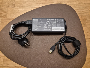 Зарядное устройство / адаптер Lenovo 135W (Square Tip) (1 фото из 3)