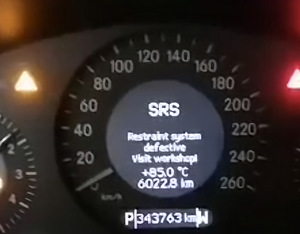 MERCEDES-BENZ E 220 CDI (11 foto / 11)