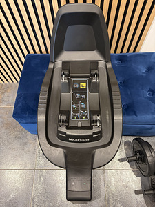 Maxi-cosi cabriofix i-Size turvahäll + isofix alus (3 foto / 3)