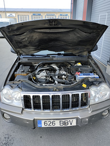 M/V: Jeep Grand Cherokee 3.0crd 160kw , atm 2005 (10 foto / 15)