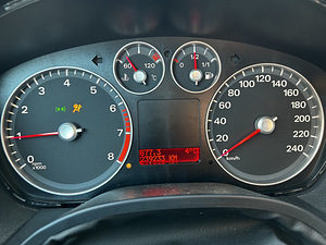 Ford Focus 1.6 74kw (10 foto / 10)