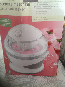 Jäätisemasin / sorbetimasin 1,0l (1 foto / 2)