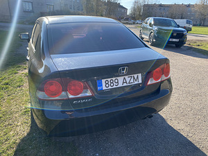 Honda civic 2006 1.8 103kW (4 foto / 9)