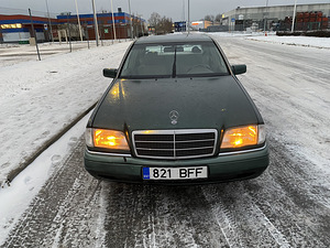 Mercedes-benz c180 90kw atm ÜV:08.2025 (2 foto / 11)