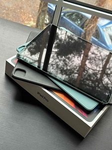 iPad Pro 4th gen (2020) 12,9’ + модная клавиатура (4 фото из 6)