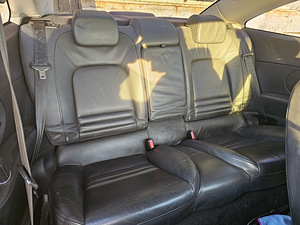 Peugeot 407 Coupe Musta värvi . Tagumised istmed ja polstrid (2 foto / 4)