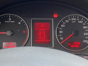Müüa või vahetada Audi A4 B7 2006 (8 foto / 11)
