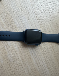 Apple Watch Series 7 45mm Blue Aluminum Case with Abyss Blue (2 foto / 2)