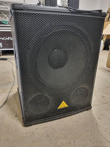 Aktiivne bassikõlar Behringer Eurolive B1800D-PRO (1 foto / 3)