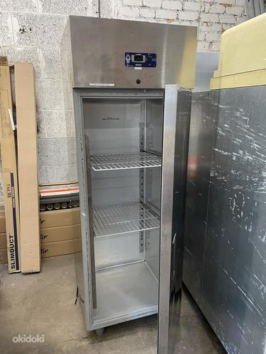 Профессиональный холодильник.800 / 700/2050 DESMON (фото #5)