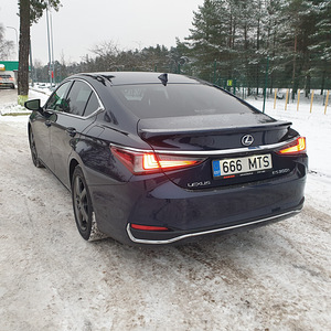M: Lexus ES300H (4 foto / 5)