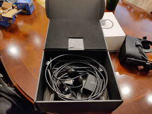 Oculus Rift CV1 (5 фото из 5)