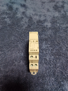 Модульный контактор 2-фазный 25A, Finder, 22.32.0.024.1520