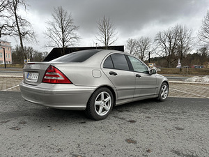 MERCEDES-BENZ C 200 CDI (8 foto / 12)
