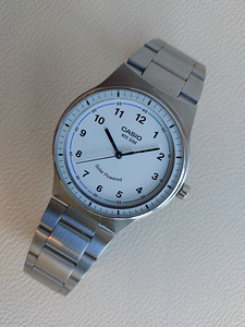 Часы CASIO (3 фото из 4)