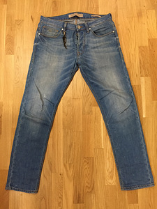 Guess meeste teksad, 32/33 (1 foto / 3)