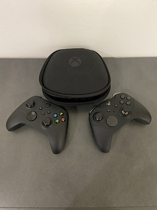 Продам Xbox Series X 1 ТБ (3 фото из 5)