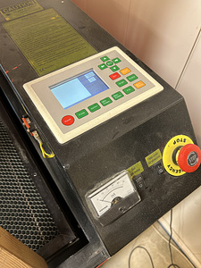 Co2 laser 900x1300 (2 foto / 3)