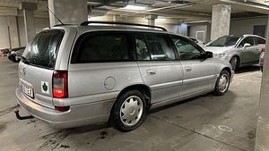 Opel Omega 2.2DTI (5 foto / 10)
