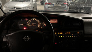 Opel Omega 2.2DTI (8 foto / 10)