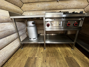Gaasigrill, pliit ja silindrid. roostevabast terasest pind (2 foto / 4)