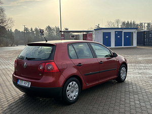 Volkswagen Golf (5 foto / 6)