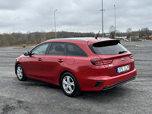 Kia Ceed (5 foto / 13)