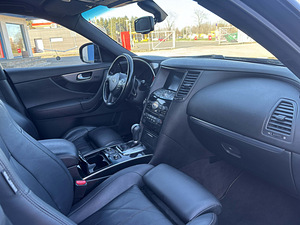 Infiniti FX30 (5 фото из 6)