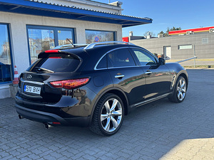 Infiniti FX30 (4 фото из 6)