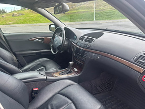 Mercedes Benz E220 (4 foto / 6)