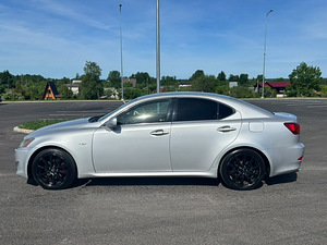 Lexus IS250 (5 фото из 9)