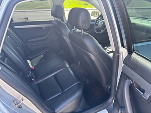 Audi A4 (5 foto / 6)