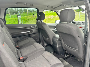 Ford S-MAX (5 foto / 6)