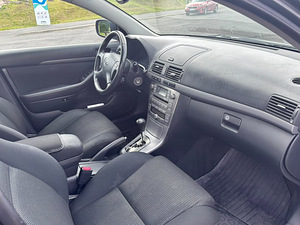Toyota Avensis (5 фото из 6)