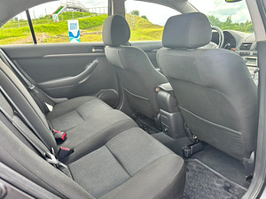 Toyota Avensis (6 фото из 6)