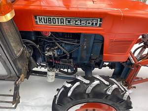 KUBOTA L245DT + LISASEADMED (6 foto / 10)