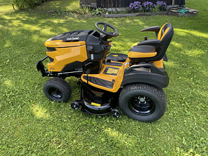 UUS! MURUTRAKTOR , CUB CADET XT3, GARANTII! (2 foto / 9)