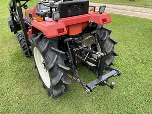 Mitsubishi MT18d väiketraktor frontaaliga (6 foto / 9)