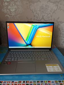 Продам ноутбук Asus Vivobook Go 15 OLED (E1504FA-BQ251W)