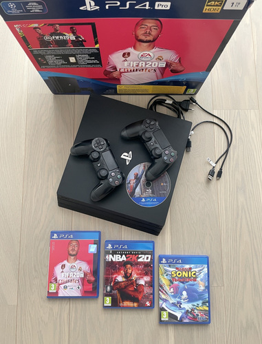 Play Station 4 Pro 1TB mälu, 2 pulti, mängud
