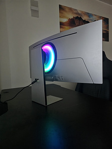 Samsung odyssey G8 OLED 34" (2 foto / 2)