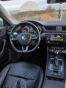 Skoda Superb (5 фото из 6)