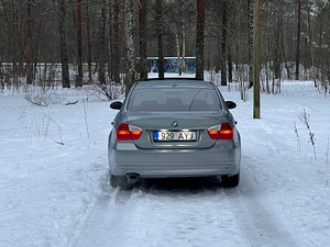 BMW e90 320i автомат (2 фото из 10)