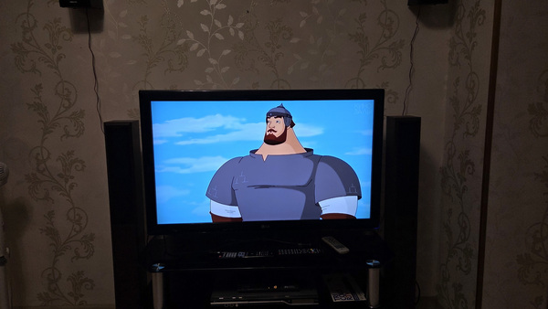 Teler LG 42" (106 cm) Full HD
