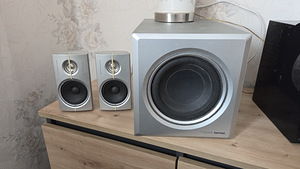 Колонки и сабвуфер Philips (1 фото из 2)