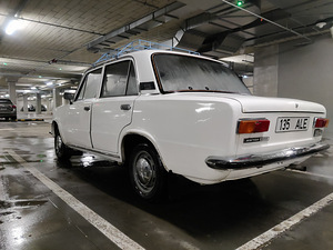Lada 21011 (11 фото из 12)