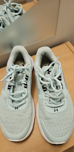 Under Armour tossud 37-38