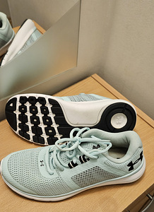 Under Armour tossud 37-38 (2 foto / 4)