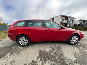 Alfa Romeo 156 Sportwagon 1.9 JTD (4 foto / 12)