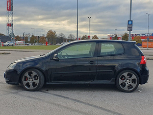 Volkswagen Golf GTI 147kw (2 foto / 14)